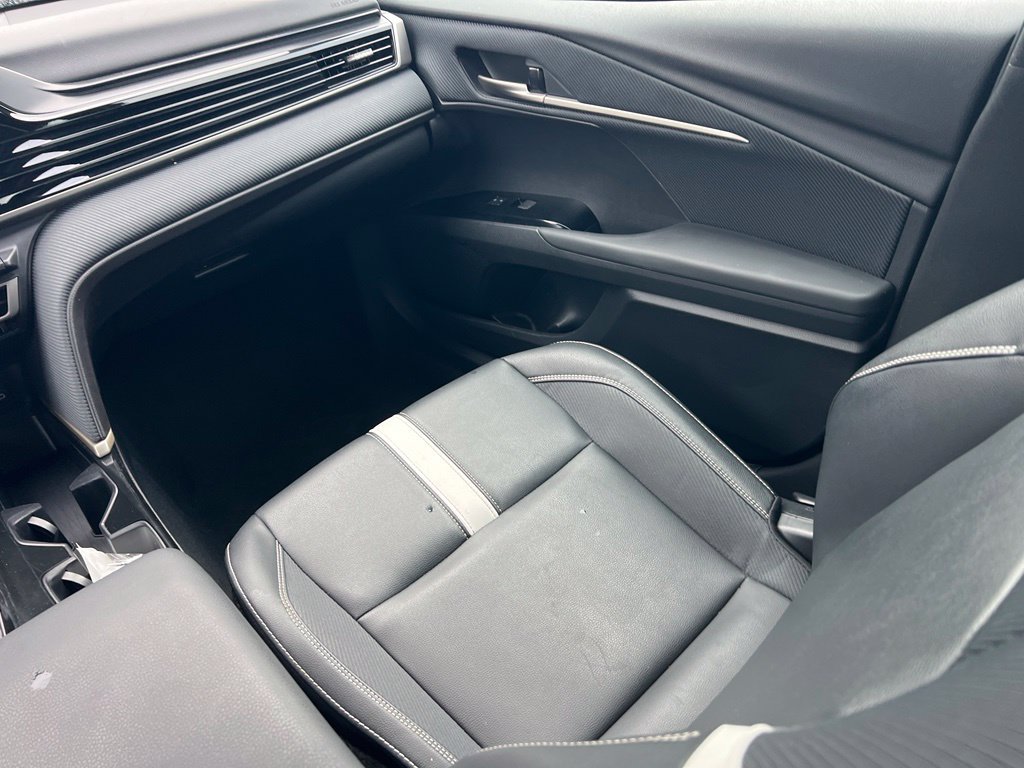 Used 2025 Toyota Camry SE FWD image 13