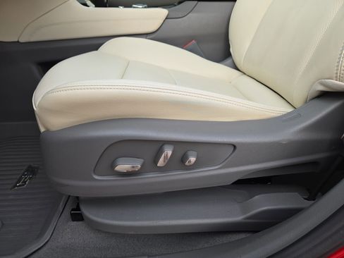 Used 2025 Cadillac XT6 Premium Luxury w/ LPO, Floor Liner Package image 17