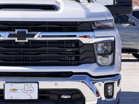 New 2026 Chevrolet Silverado 2500 LT w/ Texas Edition image 9