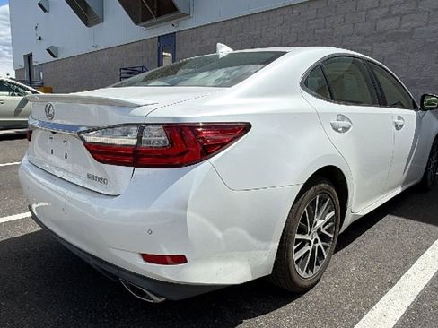 Used 2016 Lexus ES 350 w/ Navigation System Package FWD image 2