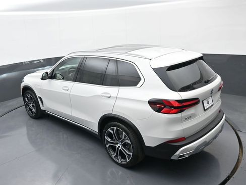 New 2026 BMW X5 xDrive50e AWD/4WD image 34