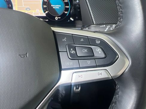 Used 2025 Volkswagen Atlas Cross Sport SEL R-Line AWD/4WD image 62