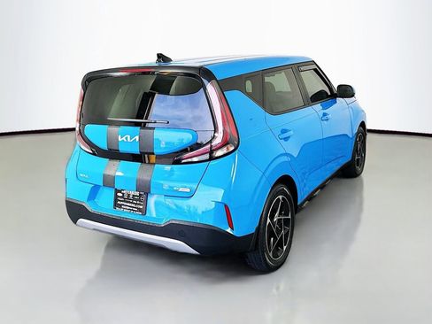Used 2023 Kia Soul EX image 7