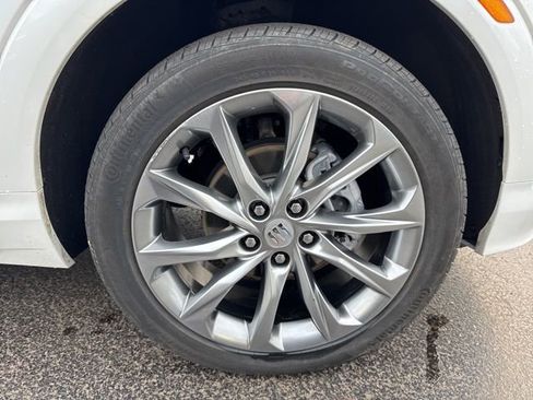 Used 2024 Buick Encore GX Avenir w/ Avenir Convenience Package image 31