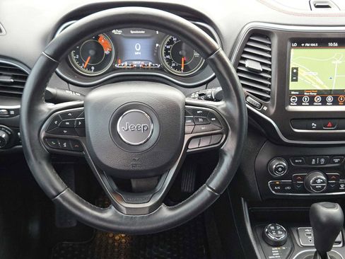 Used 2019 Jeep Cherokee Trailhawk w/ Comfort/Convenience Group image 27