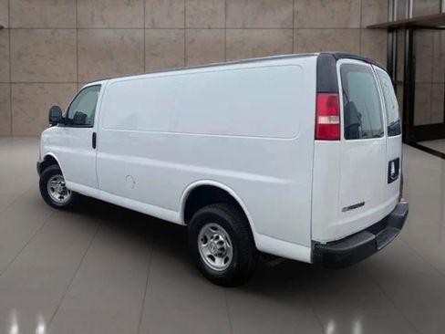 Used 2019 Chevrolet Express 2500 image 2