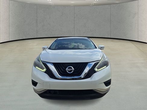 Used 2018 Nissan Murano S image 2