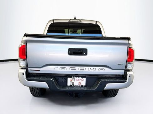 Used 2022 Toyota Tacoma TRD Off-Road w/ Technology Package image 8