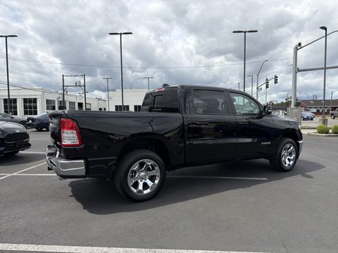 Used 2022 RAM 1500 Big Horn AWD/4WD image 3