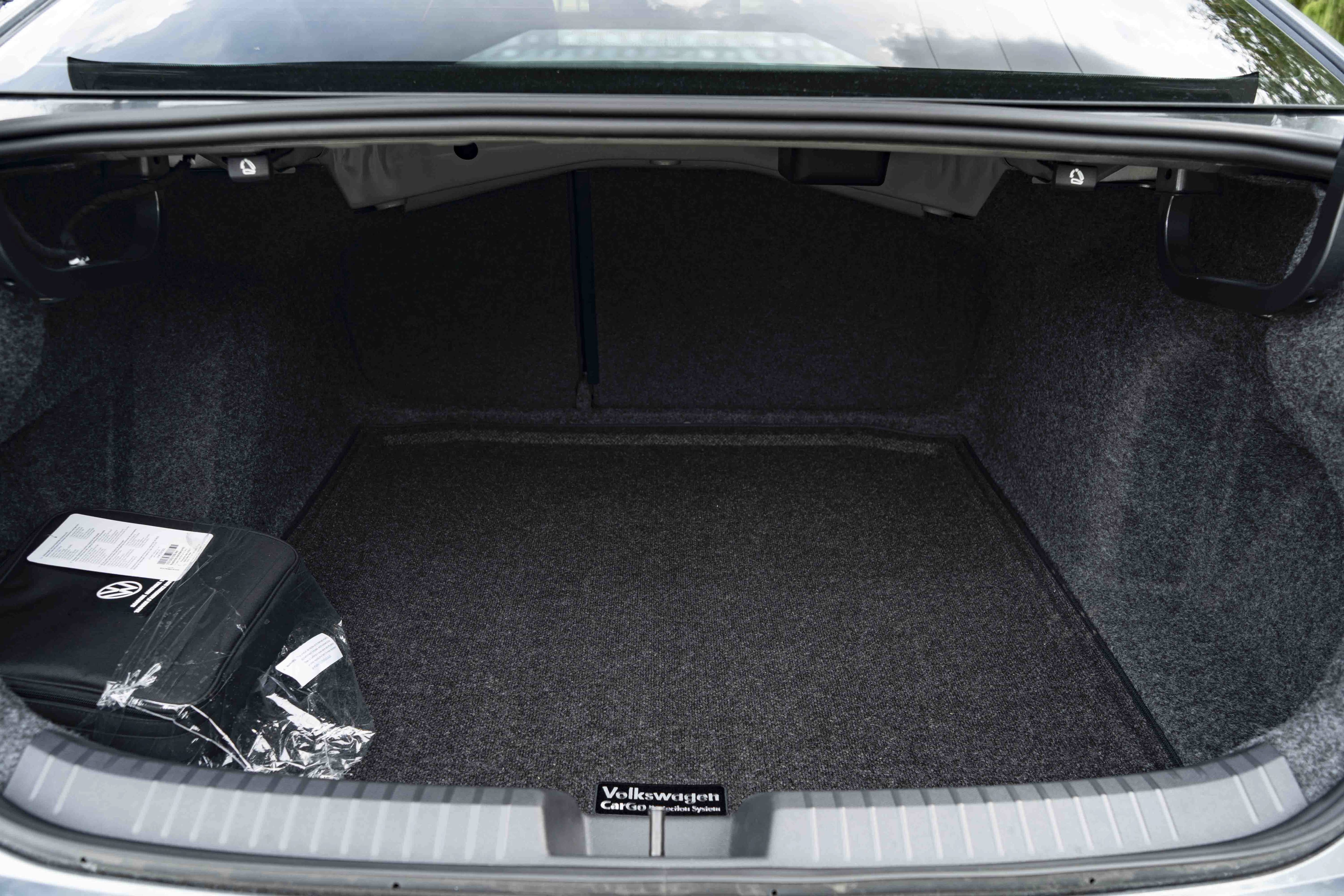 Certified 2026 Volkswagen Jetta Sport FWD image 38