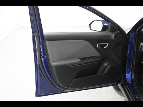 Used 2025 Kia K4 EX FWD image 4