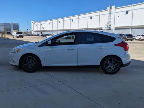 Used 2014 Ford Focus SE w/ Equipment Group 201A image 4
