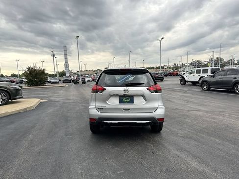 Used 2017 Nissan Rogue S FWD image 4