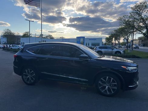 Used 2024 Acura MDX SH-AWD w/ Technology Package image 18