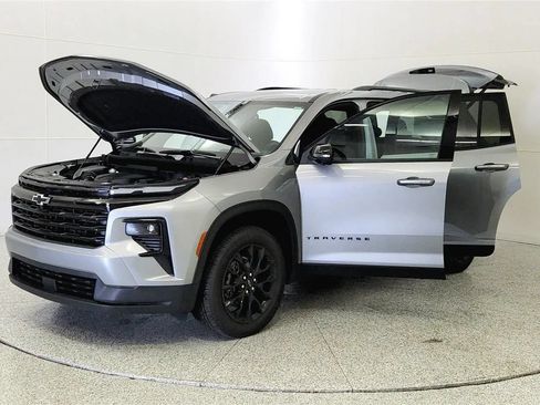New 2026 Chevrolet Traverse LT w/ Midnight/Sport Edition AWD/4WD image 10