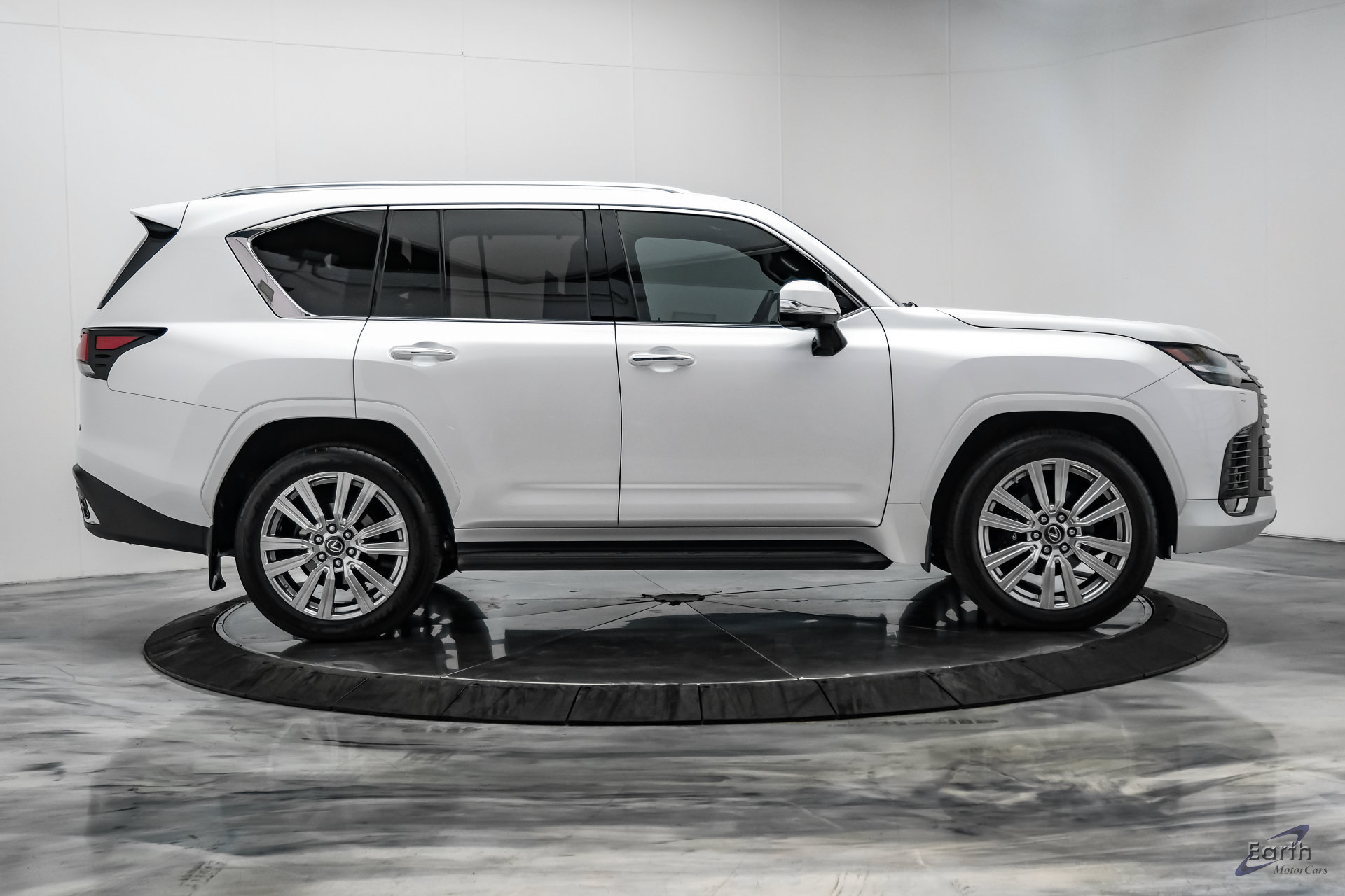 Used 2023 Lexus LX 600 4WD w/ Accessory Package (Z1) image 20