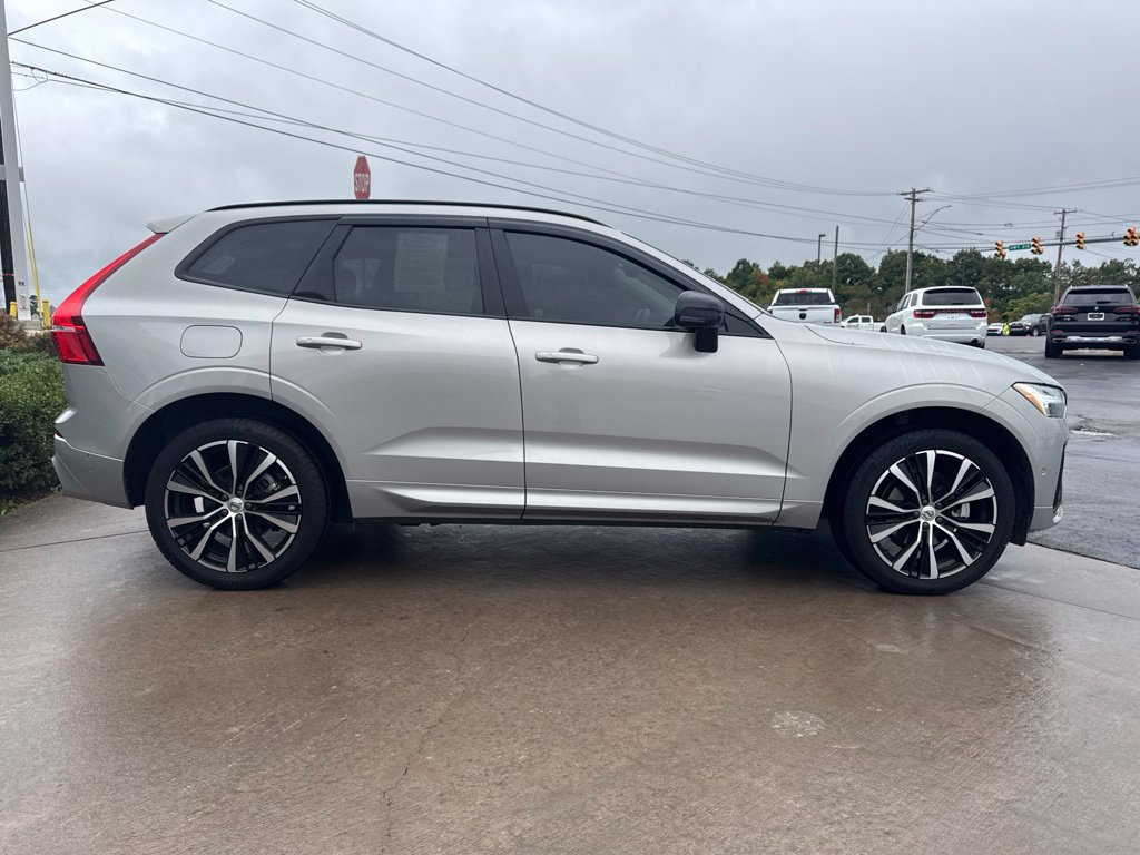 Used 2023 Volvo XC60 B5 Plus w/ Protection Package Premier AWD/4WD image 4