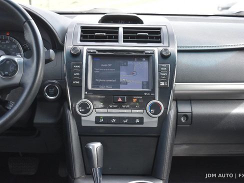 Used 2014 Toyota Camry SE w/ Moonroof Package image 26