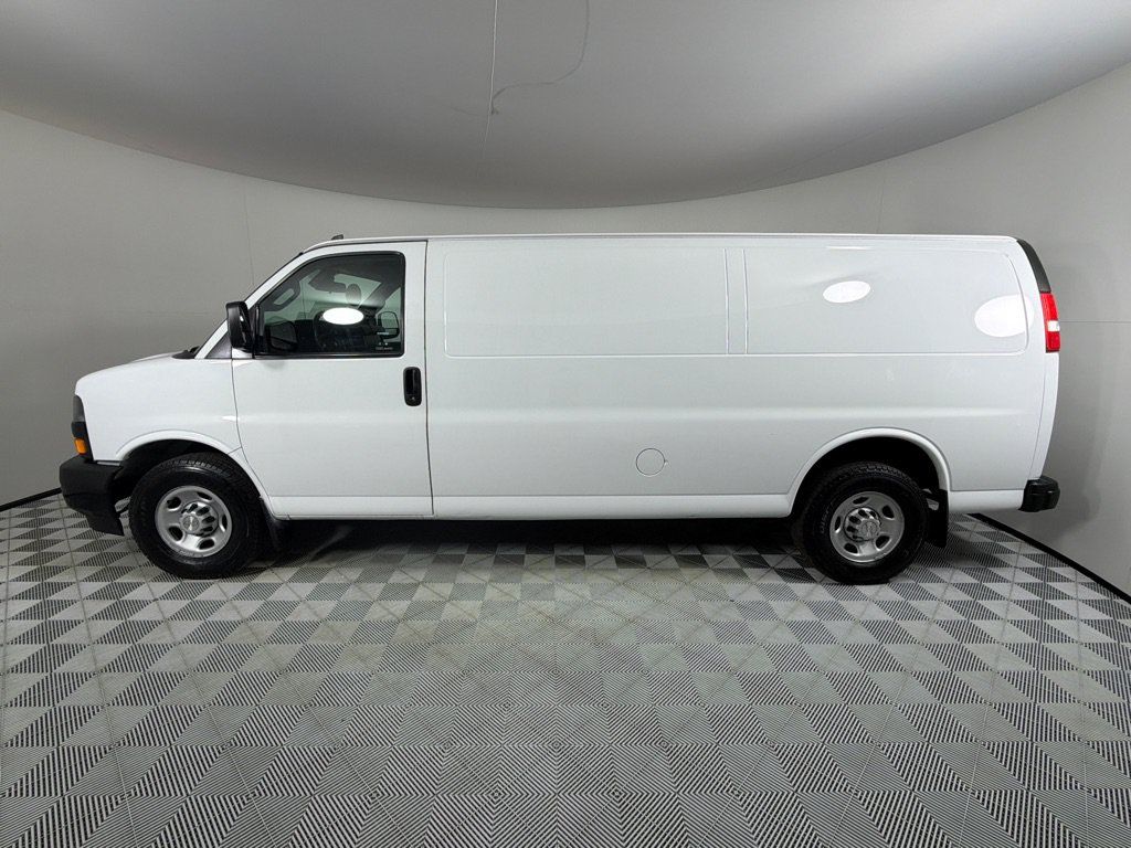 Used 2019 Chevrolet Express 3500 Extended w/ Driver Convenience Package RWD image 6