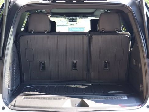 New 2026 GMC Yukon Denali Ultimate w/ LPO, Floor Liner Package AWD/4WD image 28