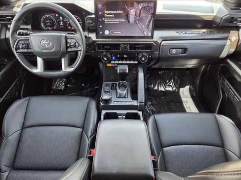 Used 2025 Toyota Tacoma Limited AWD/4WD image 17