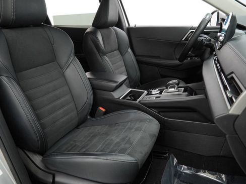 Used 2024 Mitsubishi Outlander SE image 49