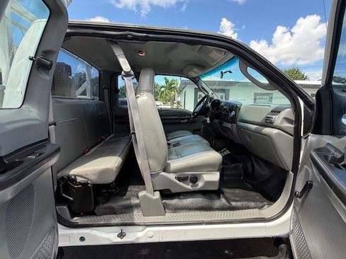 Used 2006 Ford F350 XL image 18