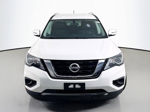Used 2017 Nissan Pathfinder S image 2