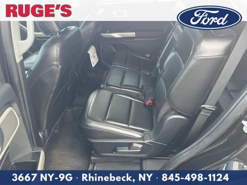 Certified 2022 Ford Explorer XLT w/ Equipment Group 202A image 13