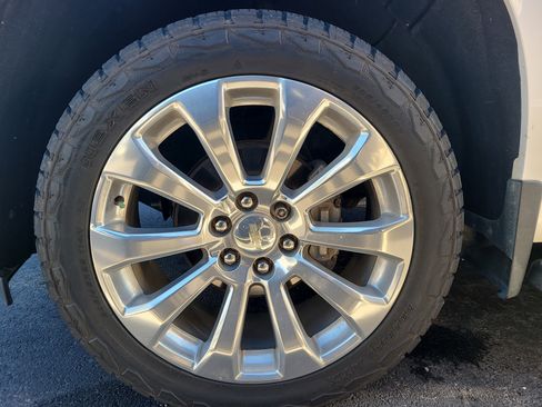 Used 2019 Chevrolet Silverado 1500 High Country image 8