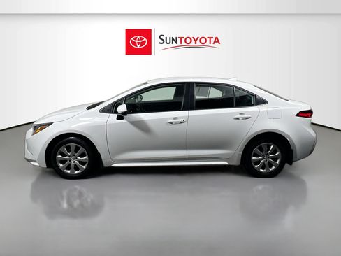 Used 2025 Toyota Corolla LE FWD image 7