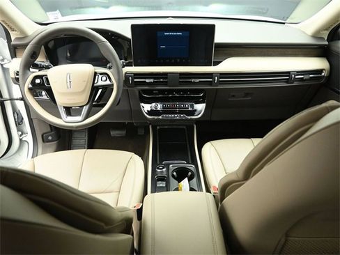 Certified 2023 Lincoln Corsair Reserve w/ Towing Package image 22