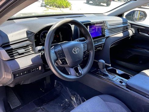 Used 2025 Toyota Camry LE FWD image 17