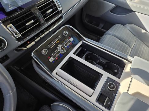 Used 2020 Lincoln Navigator Black Label w/ Cargo Convenience Package image 20