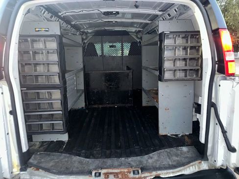 Used 2017 Chevrolet Express 2500 image 13