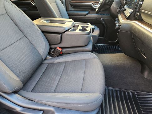 Used 2024 Chevrolet Silverado 3500 LT image 15