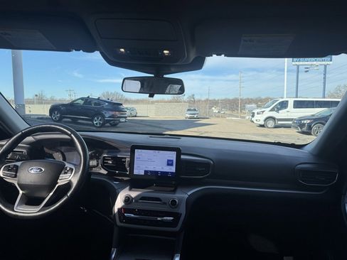 Used 2023 Ford Explorer XLT w/ Equipment Group 202A image 10