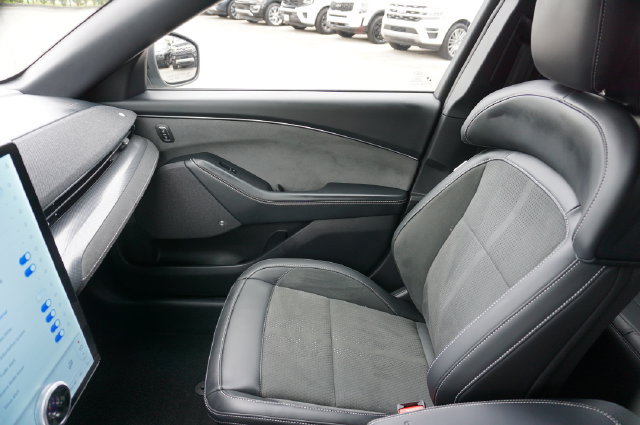 Used 2025 Ford Mustang Mach-E GT AWD/4WD image 34