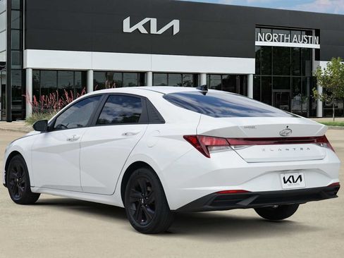 Used 2021 Hyundai Elantra SEL w/ Cargo Package FWD image 4
