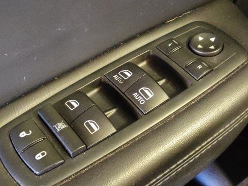 Used 2016 Chrysler 200 S image 27