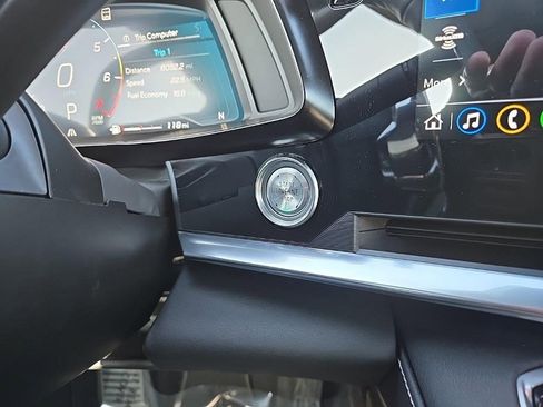 Used 2023 Chevrolet Corvette Stingray w/ Z51 Performance Package image 23