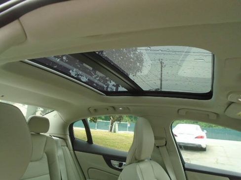 Used 2024 Volvo S60 B5 Plus w/ Climate Package AWD/4WD image 15