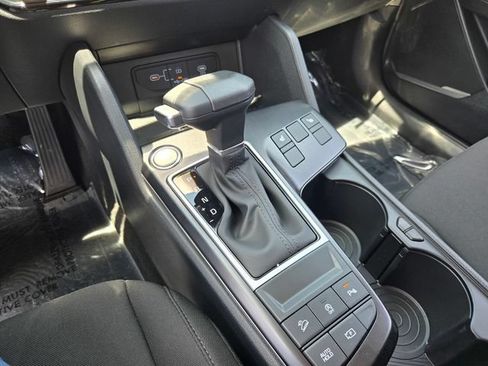 New 2026 Kia Sportage LX w/ LX Convenience Package FWD image 18