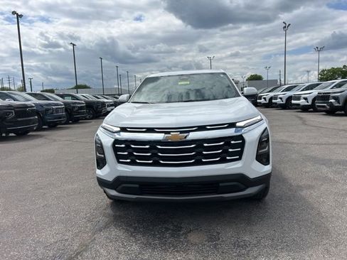 New 2026 Chevrolet Equinox LT w/ Convenience Package II FWD image 8