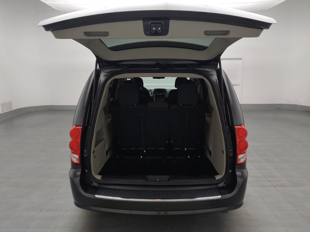 Used 2019 Dodge Grand Caravan SE FWD image 29