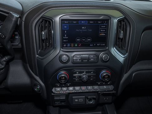 Used 2019 Chevrolet Silverado 1500 LTZ w/ LTZ Plus Package AWD/4WD image 18