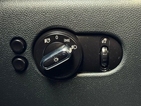 Used 2015 MINI Cooper 4-Door Hardtop image 30