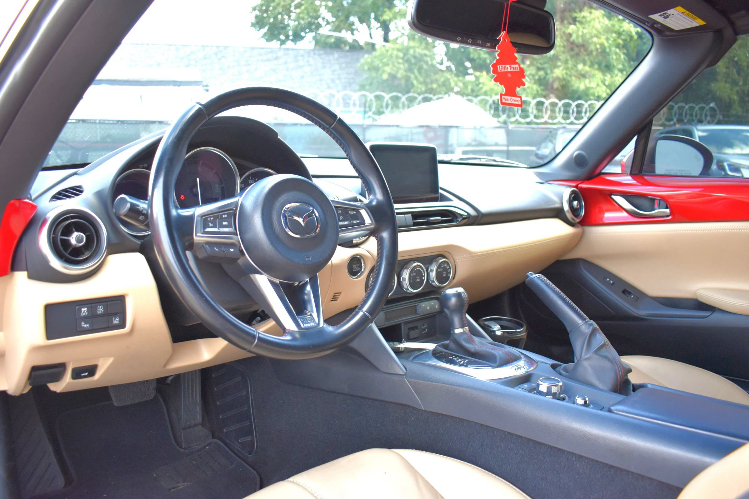 Used 2016 MAZDA MX-5 Miata Grand Touring RWD image 5