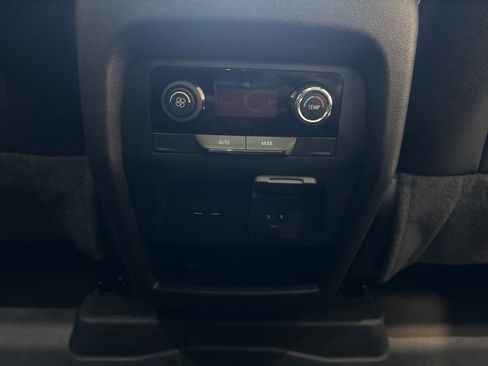 Used 2024 Chevrolet Traverse Z71 image 33