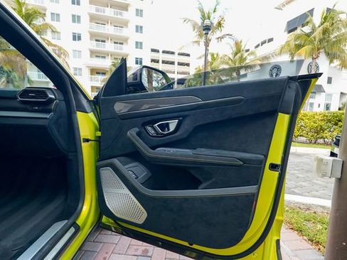 Used 2023 Lamborghini Urus Performante image 84